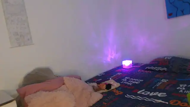 Victoria new online show from 10-21-25, 11:37