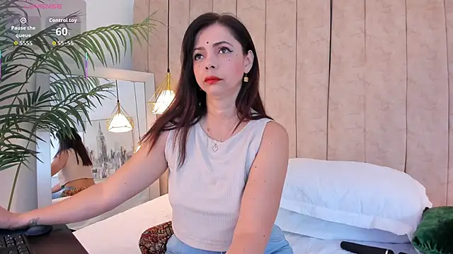 Snapshot of Anantaa_ chatting on 11-29-25, 11:43 Anantaa online show from 11-29-25, 11:43