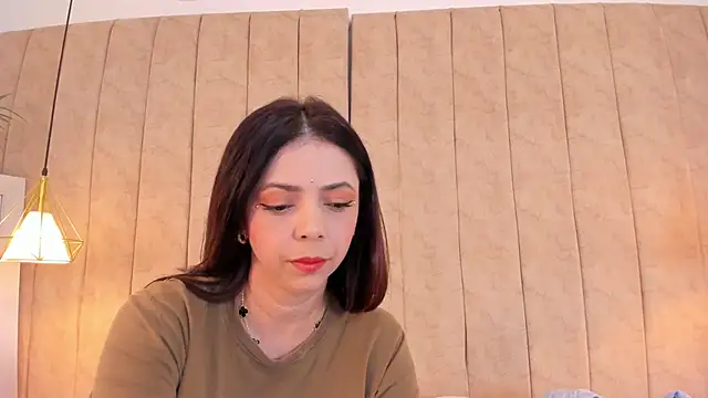 Snapshot of Anantaa_ chatting on 10-10-25, 11:44 Anantaa online show from 10-10-25, 11:44