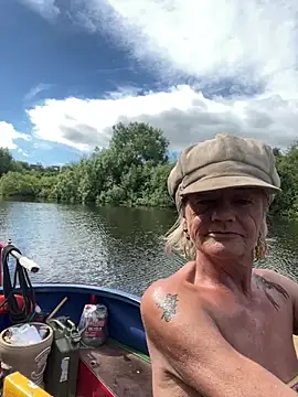 Snapshot of ladyboatlady chatting on 06-19-26, 09:15 ladyboatlady online show from 06-19-26, 09:15