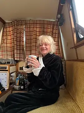 ladyboatlady online show from 10-04-25, 06:26