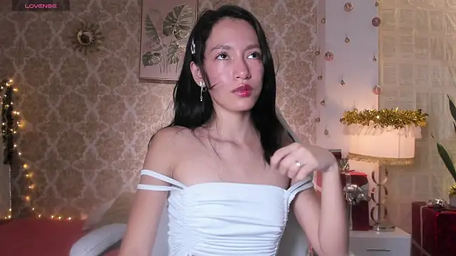 LilyThea online show from 12-04-25, 09:14