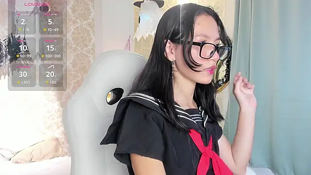 LilyThea online show from 10-15-25, 09:01