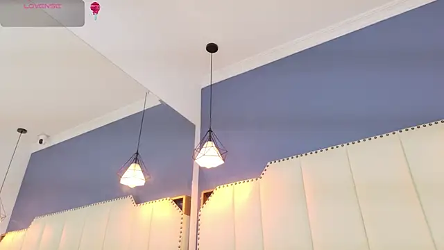 SamantaKane online show from 12-21-25, 04:14