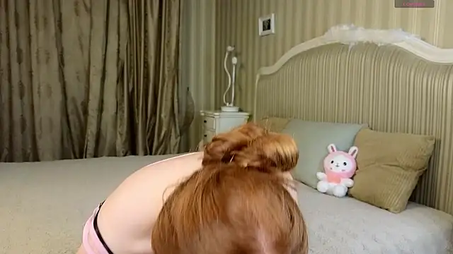 Juuulia  online show from 10-29-25, 02:27