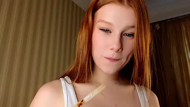 Juuulia  online show from 05-18-26, 03:17