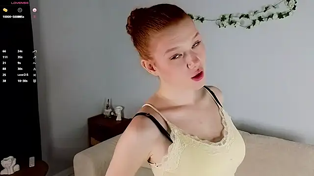 Snapshot of Juuulia_ chatting on 07-30-26, 02:27 Juuulia online show from 07-30-26, 02:27