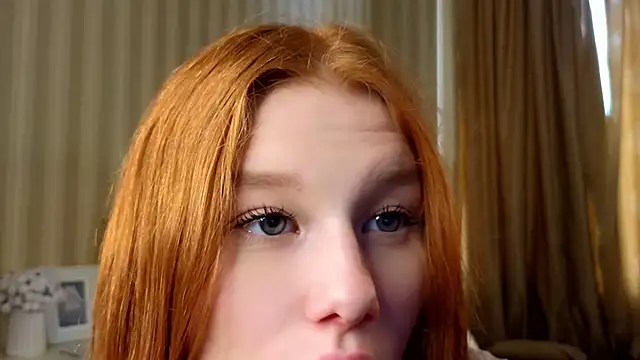Snapshot of Juuulia_ chatting on 06-20-26, 02:33 Juuulia online show from 06-20-26, 02:33