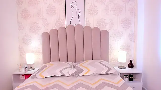 ShaynaHosk online show from 11-14-25, 08:34