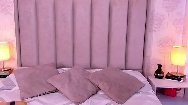 Snapshot of ShaynaHosk chatting on 06-20-26, 05:29 ShaynaHosk online show from 06-20-26, 05:29
