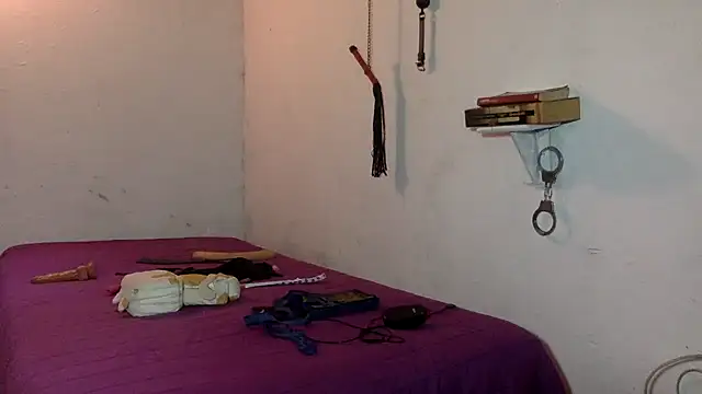 indomitaFox online show from 04-06-26, 03:57