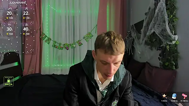 Snapshot of InkedJames chatting on 10-28-25, 04:35 InkedJames online show from 10-28-25, 04:35