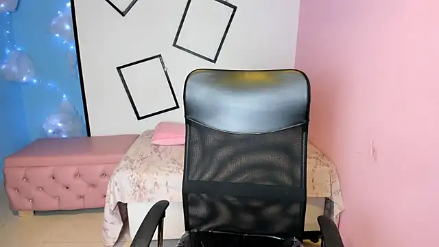 paula miler1 online show from 10-10-25, 02:18