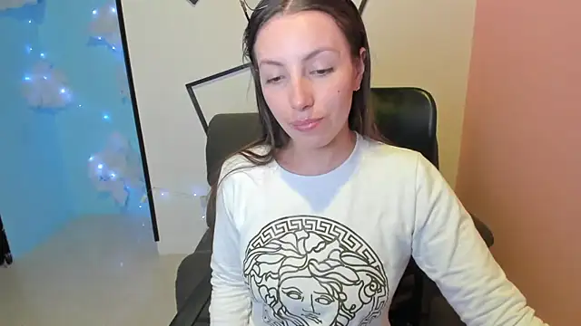 paula miler1 online show from 10-18-25, 02:08