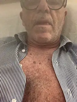 Snapshot of MARCO_NI chatting on 12-21-25, 10:32 MARCO NI online show from 12-21-25, 10:32