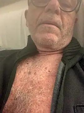 Snapshot of MARCO_NI chatting on 12-18-25, 10:46 MARCO NI online show from 12-18-25, 10:46