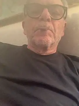 Snapshot of MARCO_NI chatting on 02-15-26, 10:30 MARCO NI online show from 02-15-26, 10:30