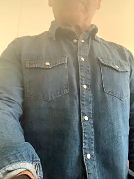 Snapshot of MARCO_NI chatting on 12-02-25, 02:52 MARCO NI online show from 12-02-25, 02:52