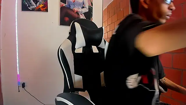 briamhoconor xh online show from 03-16-26, 08:00