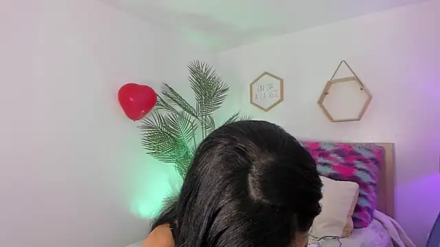 Hadid Jimenez  online show from 02-20-26, 09:17