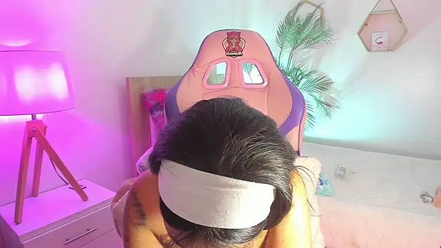 Hadid Jimenez  online show from 04-14-26, 08:14