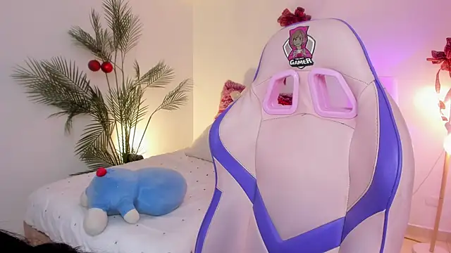 Hadid Jimenez  online show from 12-18-25, 04:44