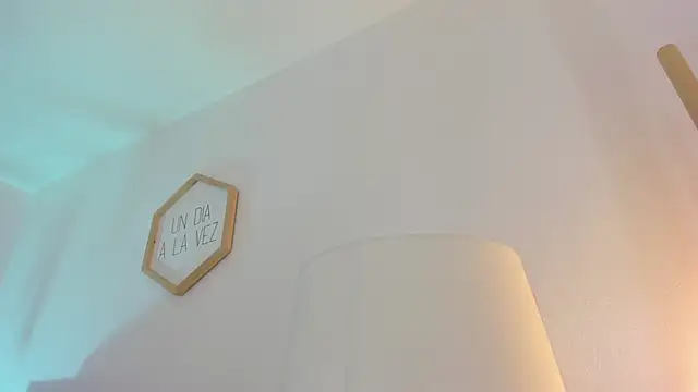 Hadid Jimenez  online show from 11-25-25, 09:26