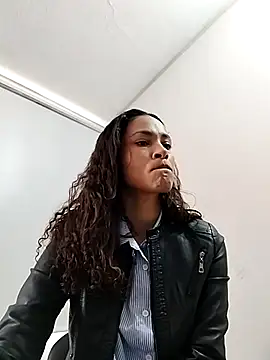 SofiaDelicia online show from 10-28-25, 02:16