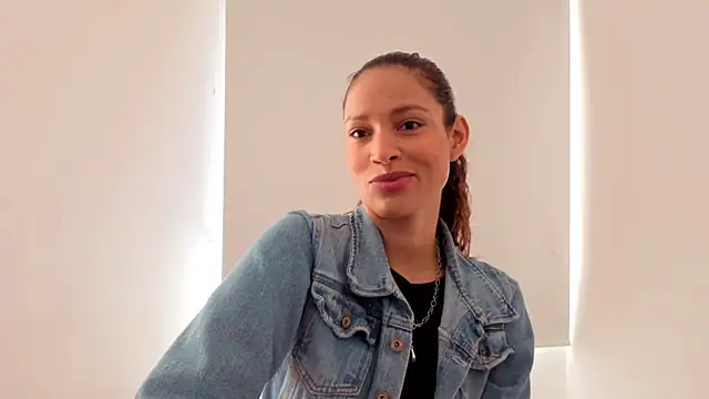 SofiaDelicia online show from 12-21-25, 03:36