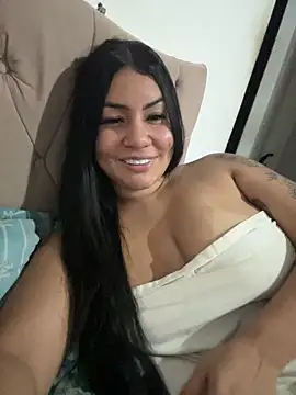 julianamascarada online show from 10-17-25, 02:15