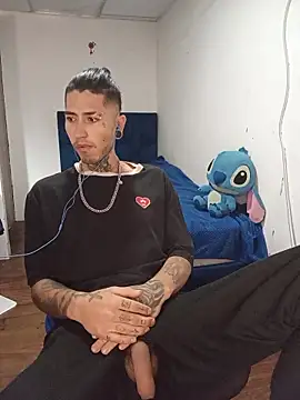 Snapshot of Tattoboy19cm chatting on 04-18-26, 02:19 Tattoboy19cm online show from 04-18-26, 02:19