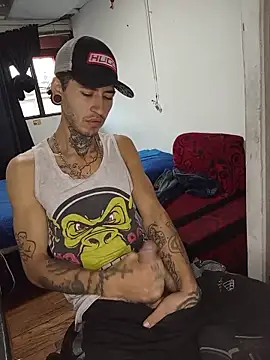 Snapshot of Tattoboy19cm chatting on 05-30-26, 10:48 Tattoboy19cm online show from 05-30-26, 10:48