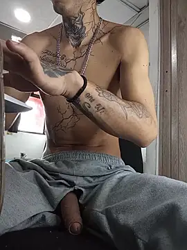 Snapshot of Tattoboy19cm chatting on 05-26-26, 07:34 Tattoboy19cm online show from 05-26-26, 07:34