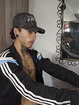 Snapshot of Tattoboy19cm chatting on 05-28-26, 08:04 Tattoboy19cm online show from 05-28-26, 08:04