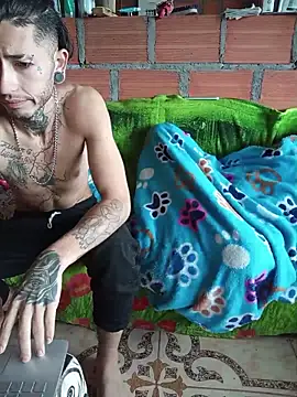 Snapshot of Tattoboy19cm chatting on 04-20-26, 03:35 Tattoboy19cm online show from 04-20-26, 03:35