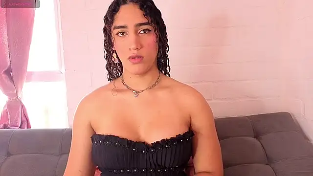 Snapshot of lunagudis chatting on 12-03-25, 02:16 lunagudis online show from 12-03-25, 02:16