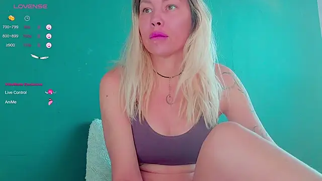 Snapshot of frankiefoxie_ chatting on 10-19-25, 02:36 frankiefoxie online show from 10-19-25, 02:36