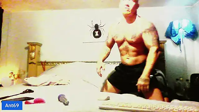 Snapshot of AntMeich6969 chatting on 10-06-25, 02:02 AntMeich6969 online show from 10-06-25, 02:02