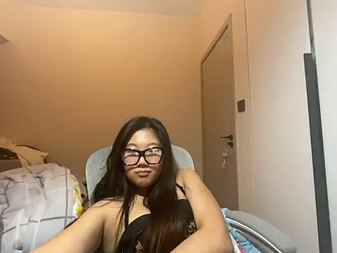 xena0501 online show from 12-18-25, 06:56