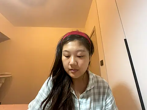 xena0501 online show from 10-16-25, 04:15