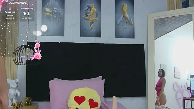 Snapshot of cutepetitee chatting on 07-15-26, 12:45 cutepetitee online show from 07-15-26, 12:45