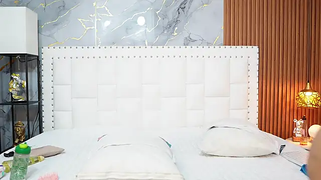 cutepetitee online show from 05-06-26, 07:40