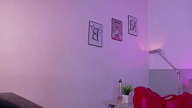 cutepetitee online show from 05-28-26, 07:53