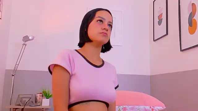 cutepetitee online show from 11-26-25, 07:58