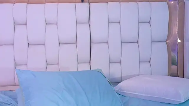 cutepetitee online show from 11-12-25, 07:56