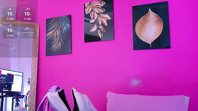 cutepetitee online show from 09-30-25, 07:53