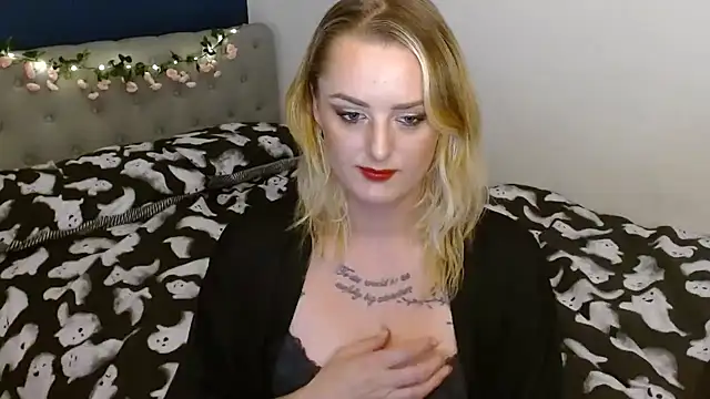 EmiWinters23 online show from 10-07-25, 08:21