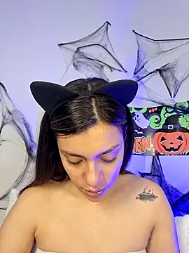 AmaiaSalvatore online show from 11-01-25, 09:08