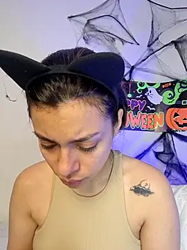 AmaiaSalvatore online show from 11-02-25, 08:36