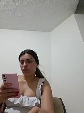 AmaiaSalvatore online show from 07-18-26, 11:02